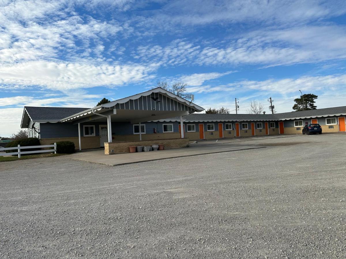 Royal Rest Motel Chariton Екстер'єр фото