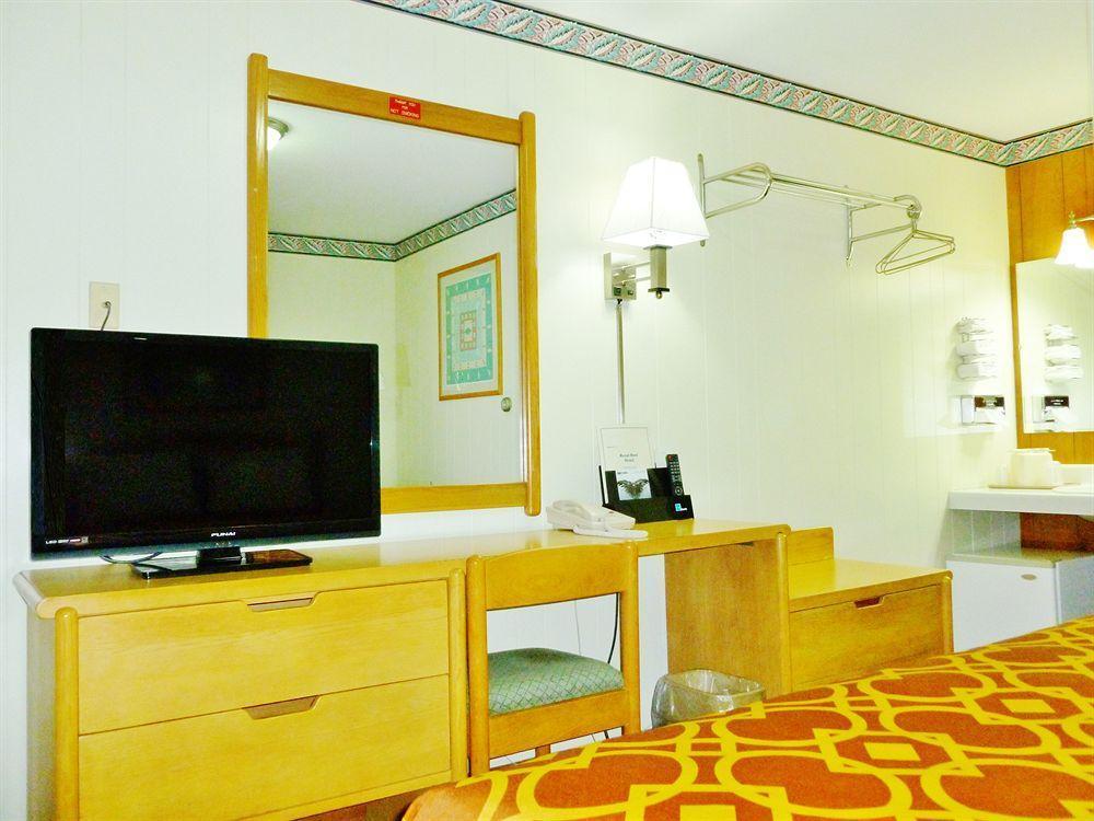 Royal Rest Motel Chariton Екстер'єр фото