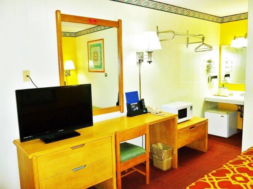 Royal Rest Motel Chariton Екстер'єр фото